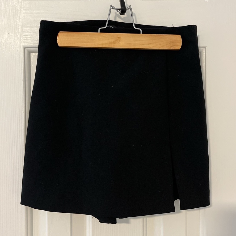 Zara black skort size XS